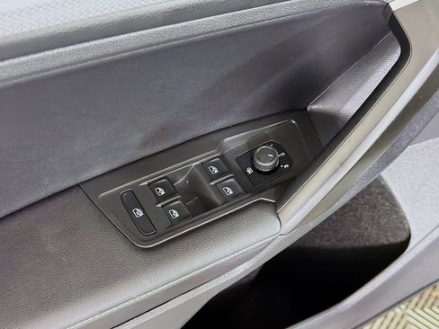 Used 2024 Volkswagen Tiguan S FWD image 15