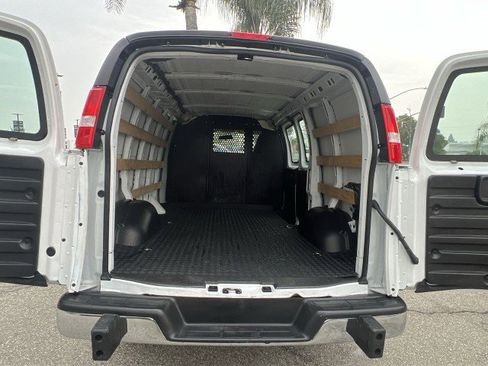 Used 2024 GMC Savana 2500 w/ Driver Convenience Package image 23