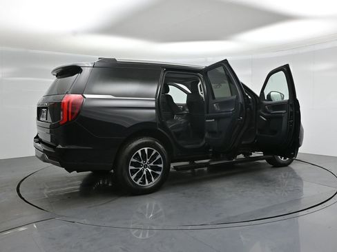 Certified 2025 Ford Expedition Platinum image 6