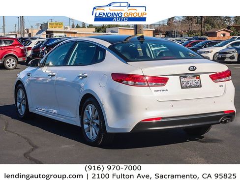 Used 2018 Kia Optima EX w/ Premium Package FWD image 2