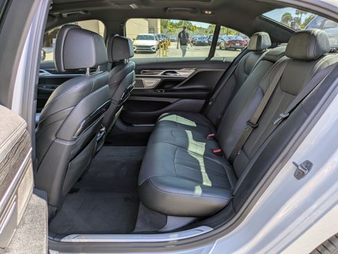 Used 2021 BMW 740i w/ M Sport Package image 12