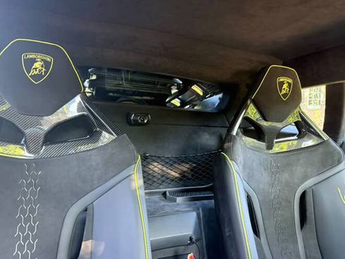 Used 2024 Lamborghini Huracan Sterrato image 11