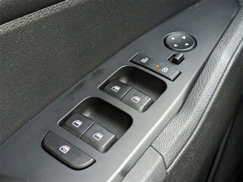 Used 2024 Kia Sportage LX image 23