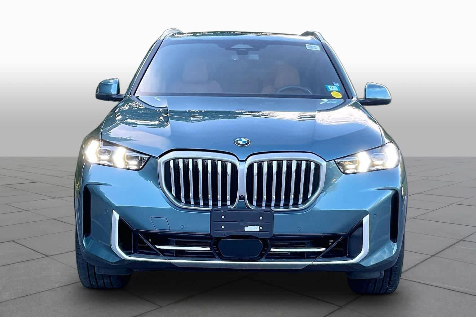 Used 2024 BMW X5 xDrive40i w/ Executive Package AWD/4WD image 3
