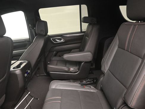 Used 2024 Chevrolet Suburban RST w/ Luxury Package RWD image 14