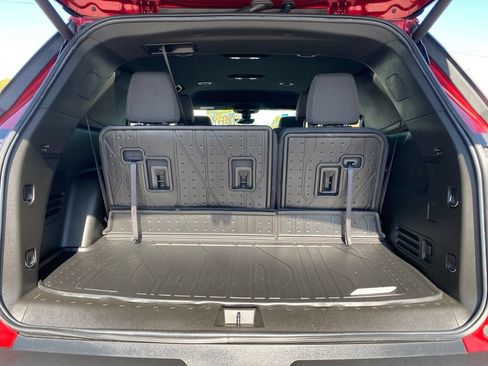 Used 2023 Chevrolet Traverse LT FWD image 25