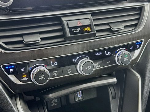 Used 2018 Honda Accord Touring image 24