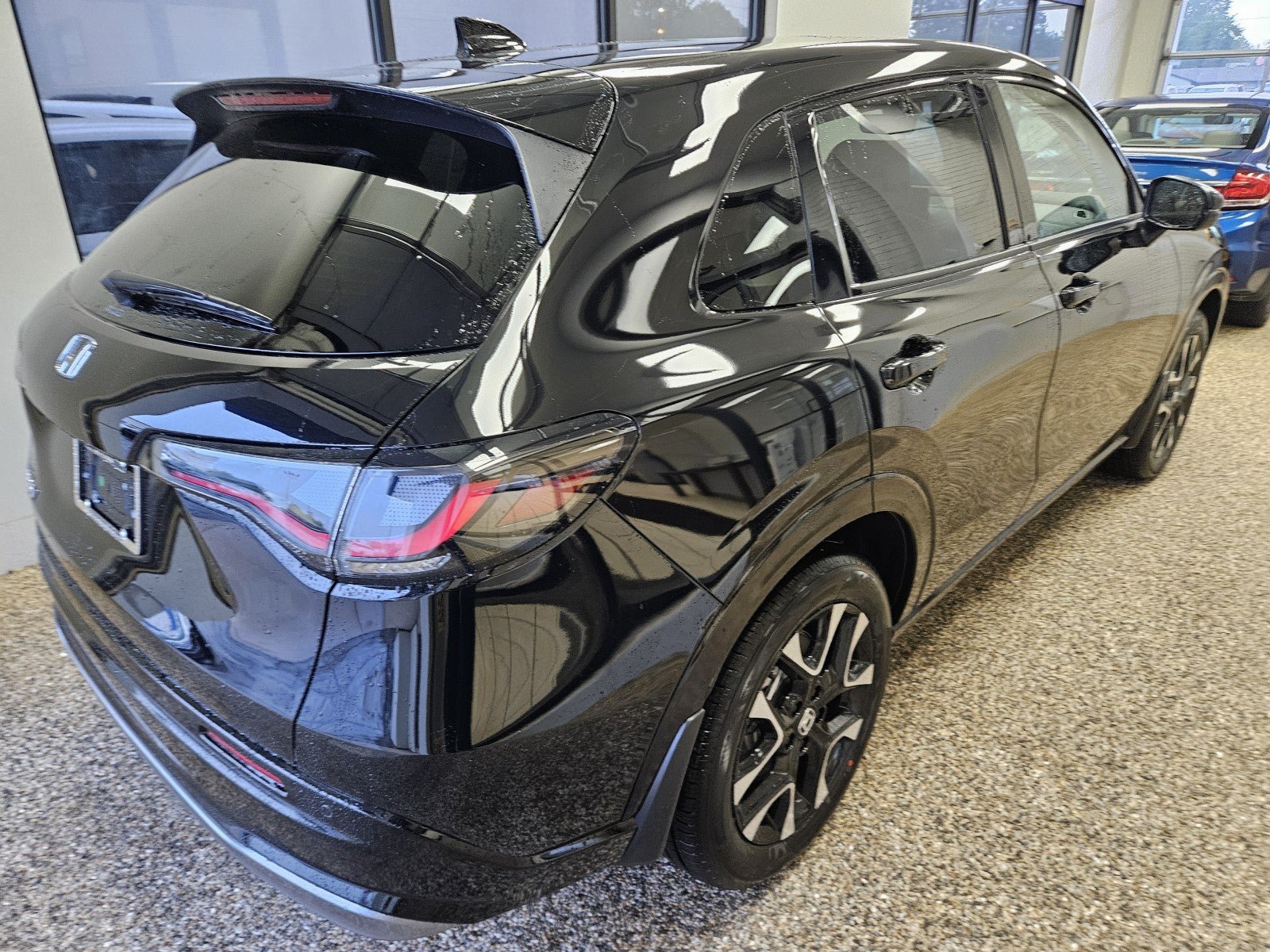 New 2027 Honda HR-V EX-L image 2