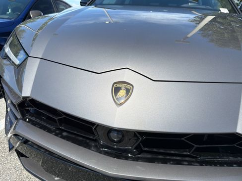 Used 2021 Lamborghini Urus AWD/4WD image 11
