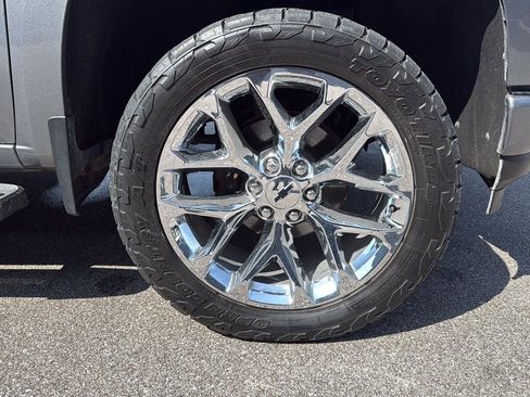 Used 2021 Chevrolet Silverado 1500 Custom w/ Safety Confidence Package AWD/4WD image 16