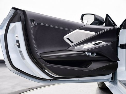 Used 2021 Chevrolet Corvette Stingray Preferred Cpe w/ Z51 Performance Package image 30