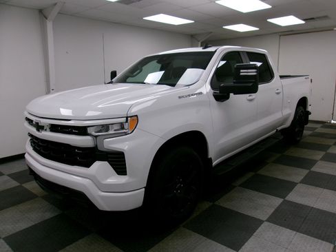 Used 2023 Chevrolet Silverado 1500 RST w/ Max Trailering Package AWD/4WD image 1