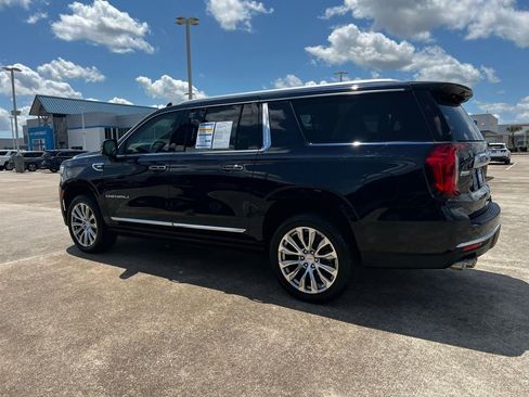 Used 2023 GMC Yukon XL Denali w/ Denali Reserve Package RWD image 16