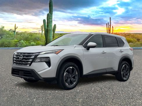 Used 2025 Nissan Rogue SV image 2