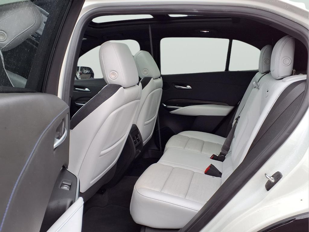 Used 2024 Cadillac XT4 Sport AWD/4WD image 11
