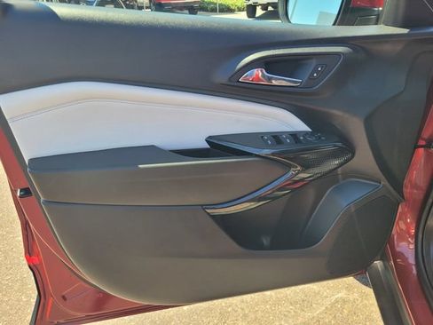 Used 2024 Chevrolet Trax LT w/ Driver Confidence Package FWD image 18
