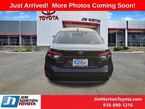 Used 2026 Toyota Corolla LE FWD image 3