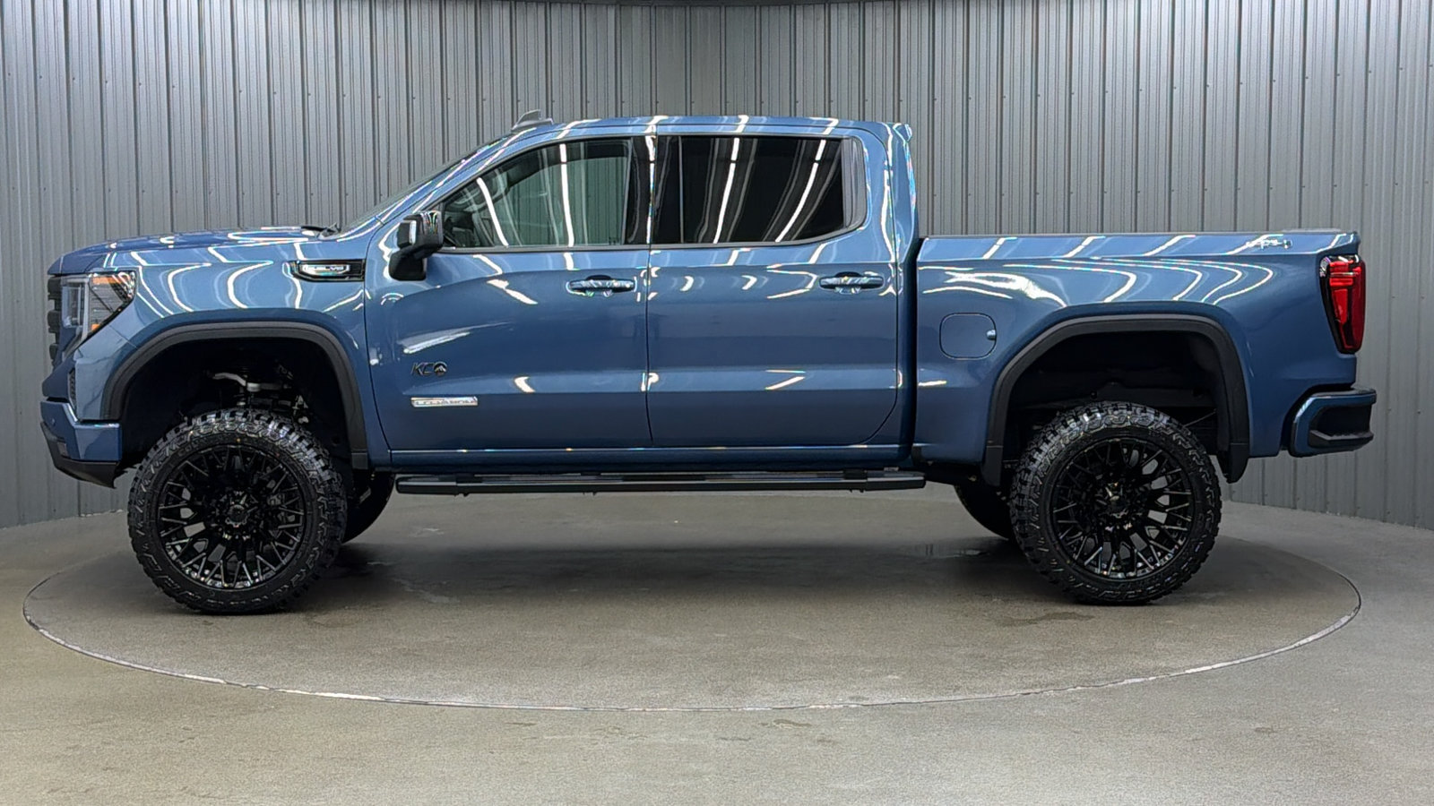 Used 2026 GMC Sierra 1500 Elevation w/ Elevation Premium Package AWD/4WD image 2