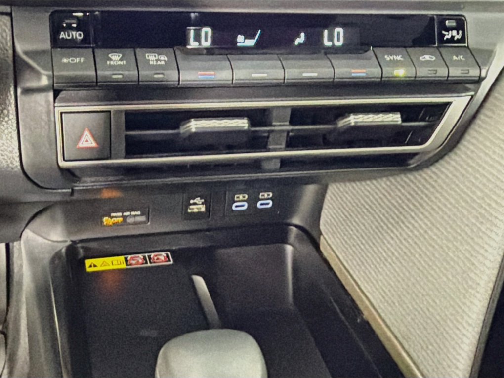 Used 2025 Toyota Camry SE FWD image 20