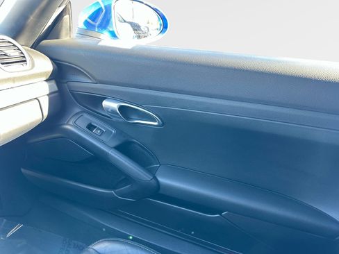 Used 2017 Porsche 718 Boxster image 23