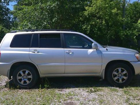 Used 2004 Toyota Highlander 2WD V6 image 3