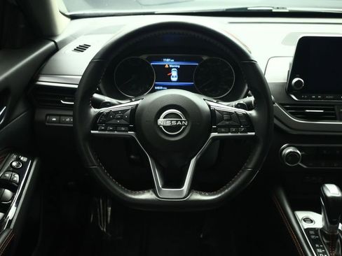 Used 2023 Nissan Altima 2.5 SR FWD image 34