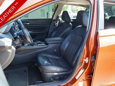 Used 2020 Nissan Altima 2.5 SR w/ Premium Package FWD image 7