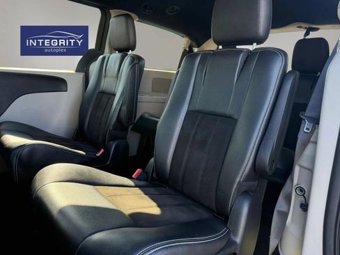 Used 2019 Dodge Grand Caravan SXT FWD image 31