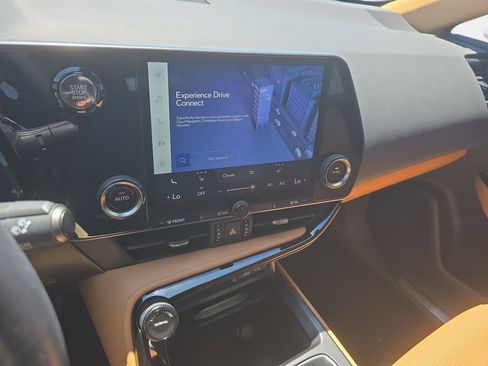 Used 2024 Lexus NX 250 FWD w/ Towing Package (2000 Lbs) image 18