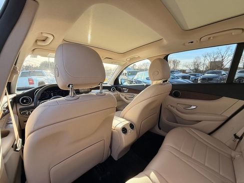 Used 2022 Mercedes-Benz GLC 300 4MATIC image 12