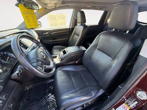 Used 2015 Toyota Highlander Limited Platinum AWD/4WD image 10