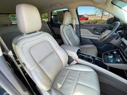 Used 2022 Lincoln Corsair Reserve image 29