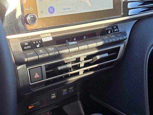 Certified 2025 Toyota Camry SE image 31