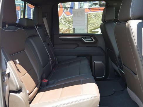Used 2026 GMC Sierra 3500 Denali w/ Denali Reserve Package AWD/4WD image 15