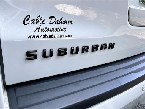 Used 2018 Chevrolet Suburban Premier AWD/4WD image 32