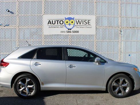 Used 2013 Toyota Venza XLE image 2