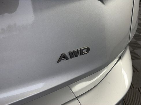 Used 2024 Nissan Rogue S AWD/4WD image 16