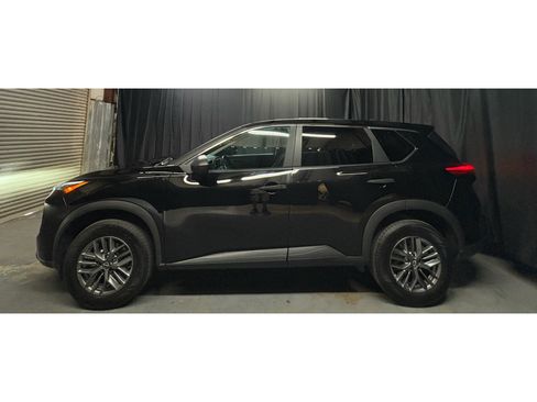 Used 2024 Nissan Rogue S AWD/4WD image 8