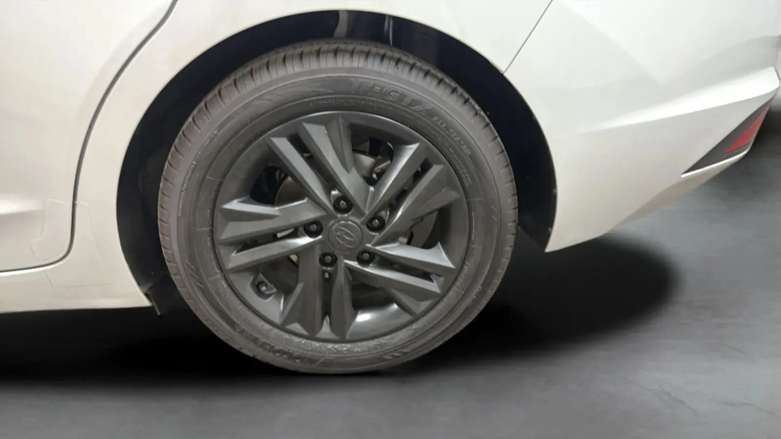 Used 2019 Hyundai Elantra SEL FWD image 26