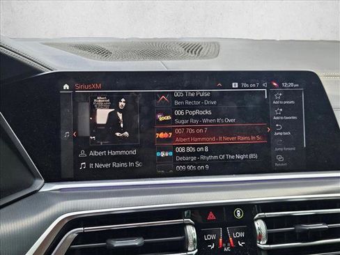 Used 2021 BMW X6 xDrive40i w/ Executive Package image 19