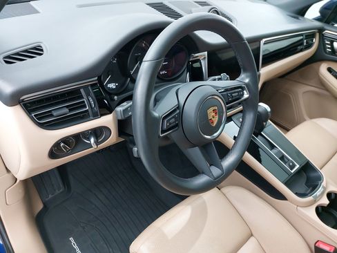 Used 2024 Porsche Macan image 18
