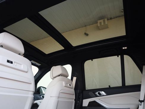 Used 2020 BMW X5 xDrive40i w/ Executive Package AWD/4WD image 22