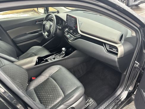 Used 2020 Toyota C-HR Limited image 28