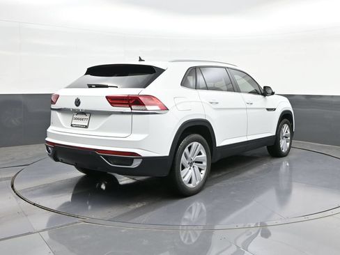 Used 2020 Volkswagen Atlas Cross Sport SE FWD image 11