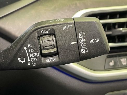 Used 2022 BMW X7 xDrive40i w/ Cold Weather Package AWD/4WD image 38