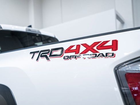 Certified 2021 Toyota Tacoma TRD Off-Road w/ Technology Package AWD/4WD image 13