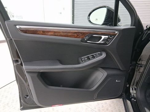 Used 2026 Porsche Macan S AWD/4WD image 14