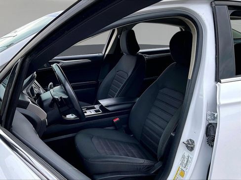 Used 2020 Ford Fusion SE AWD/4WD image 24