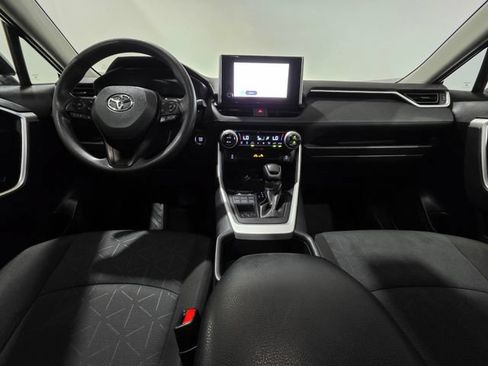 Used 2025 Toyota RAV4 XLE AWD/4WD image 14