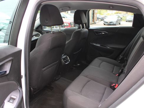 Used 2018 Chevrolet Malibu LT w/ Driver Confidence Package FWD image 25